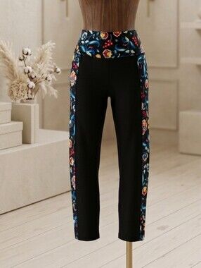 Joy Lab Black Floral Accent Leggings – Size Large
